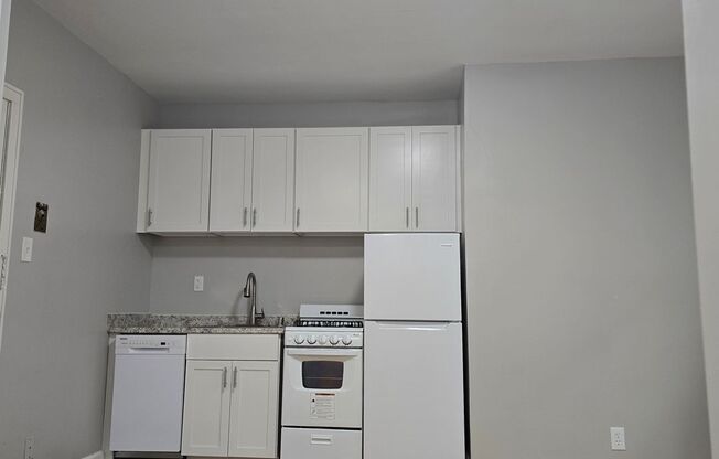Studio, 1 bath, $745, Unit 208