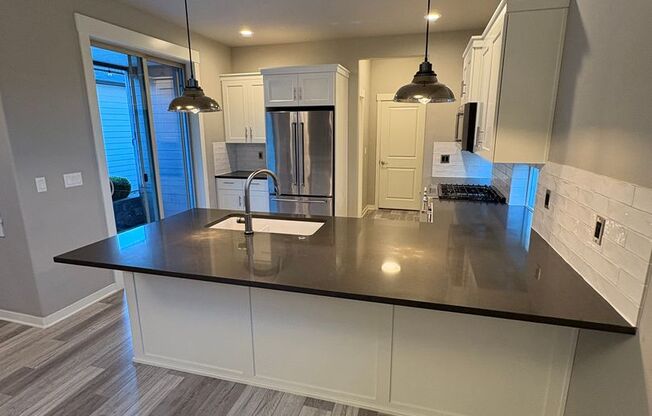 Newer 3 Bedroom / 2.5 Bathroom + Loft in the Ochoco Pointe Community