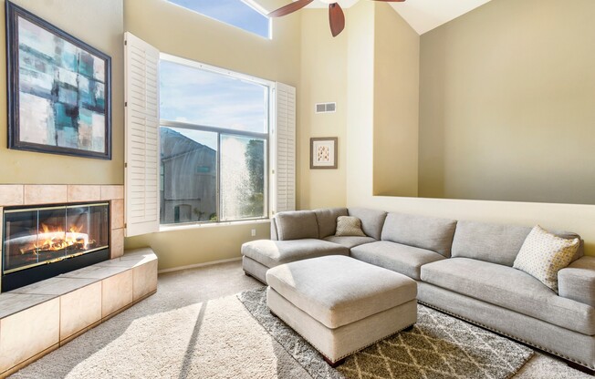 Beautifully Furnished 2bed/2bath Condo in Scottsdale Villas at Vista Verde