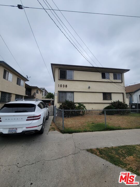 1038 S HARVARD BLVD