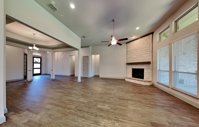 614 SUMMER OAKS DR