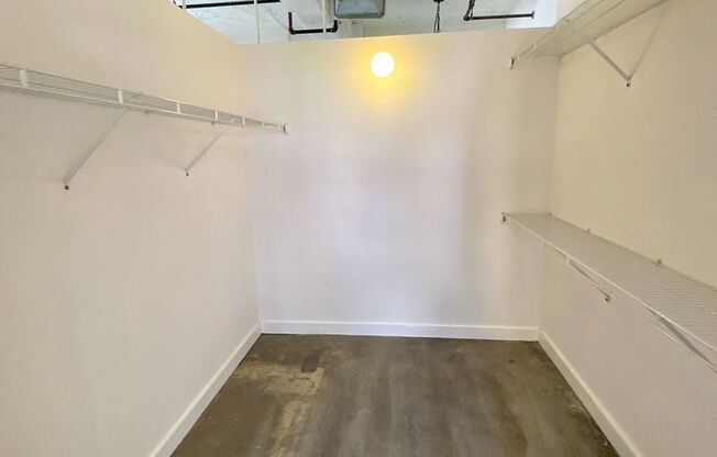 1 bed, 1 bath, $1,350, Unit Unit 602