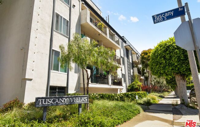 2bd 2ba in a Great Community of Playa Vista