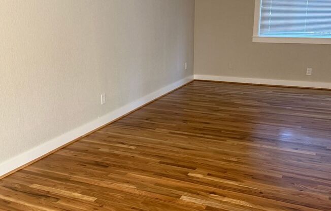 2 beds, 1.5 baths, 1,000 sqft, $1,895, Unit 04