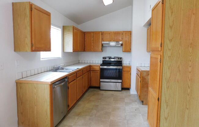 2 beds, 2 baths, $2,400