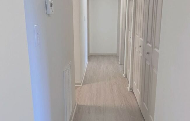 2 beds, 1.5 baths, 1,050 sqft, $1,295, Unit 081