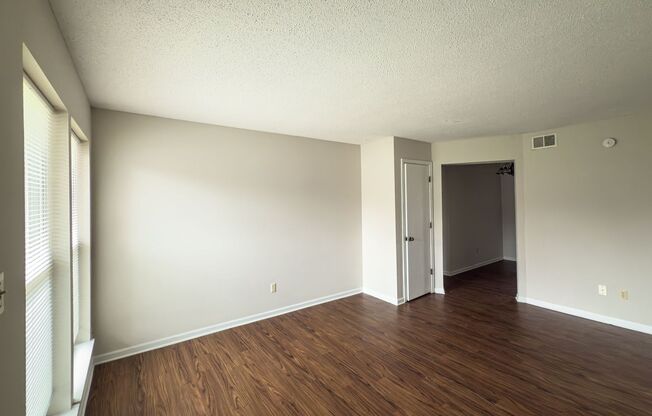 2521 - 2523 E Morris Dr