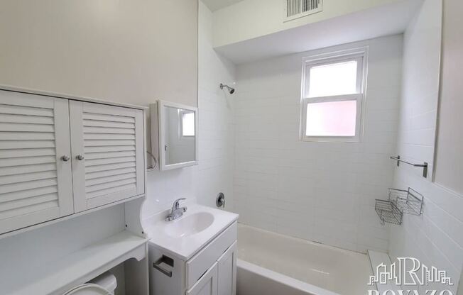 3 Underwood St Apt 2BA