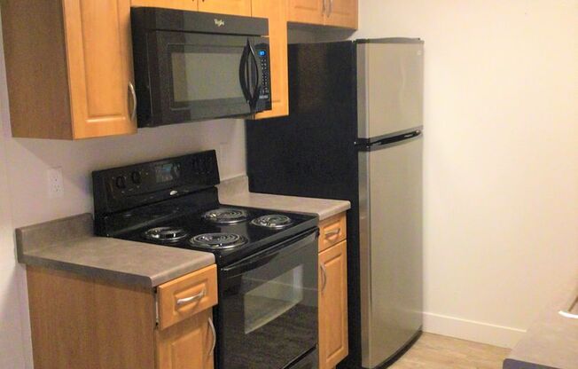 1 bed, 1 bath, 750 sqft, $2,225, Unit 090