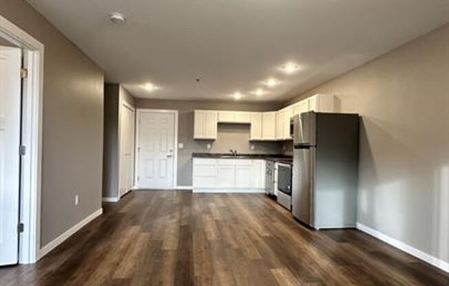 3 beds, 2 baths, 1,225 sqft, $1,695, Unit 118