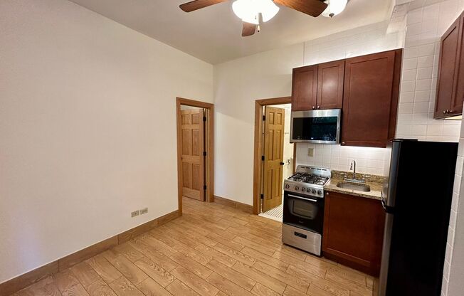 1 bed, 1 bath, 425 sqft, $1,765, Unit 233-G2