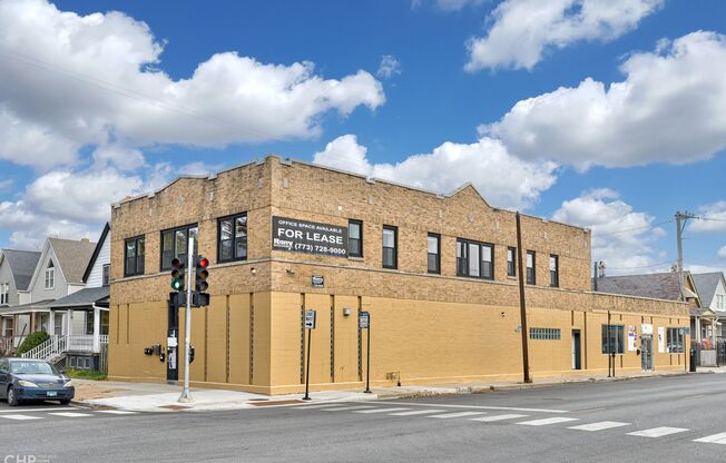 4176 W Montrose