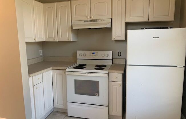 2 beds, 2 baths, 1,200 sqft, $1,495, Unit 2627 Post St Unit 1