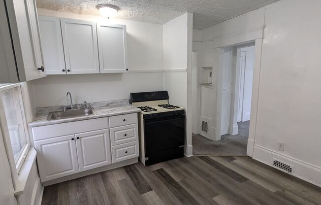 1 bed, 1 bath, $750, Unit 3