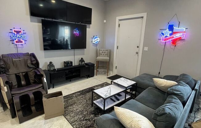 Kenmore 4016 LLC