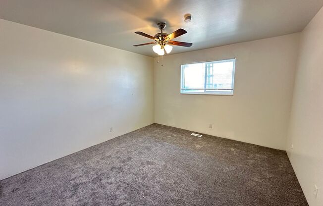 2 beds, 1 bath, 940 sqft, $1,295, Unit Unit 06