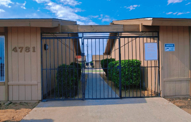 Ashlan Lagoon Apartments