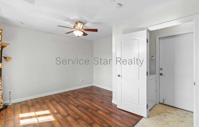 2129 E HUNTINGTON DR