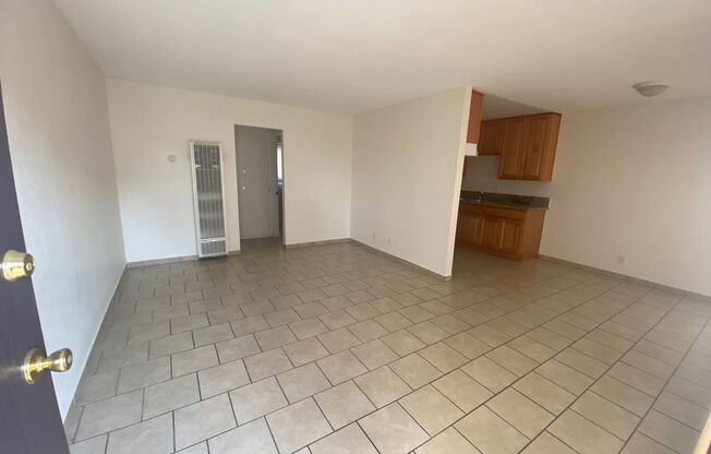 1 bed, 1 bath, 600 sqft, $1,725, Unit 12