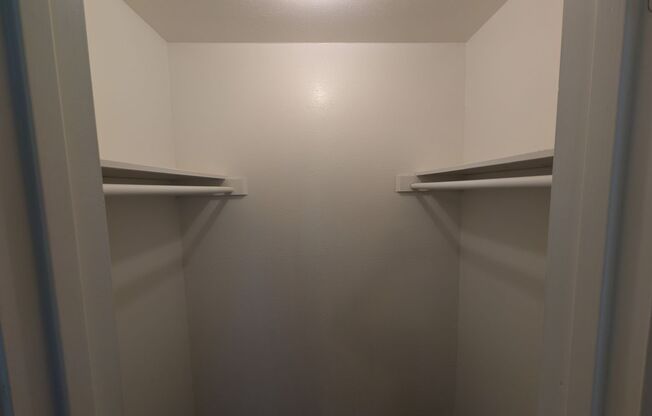 1 bed, 1 bath, 784 sqft, $790, Unit 36-B