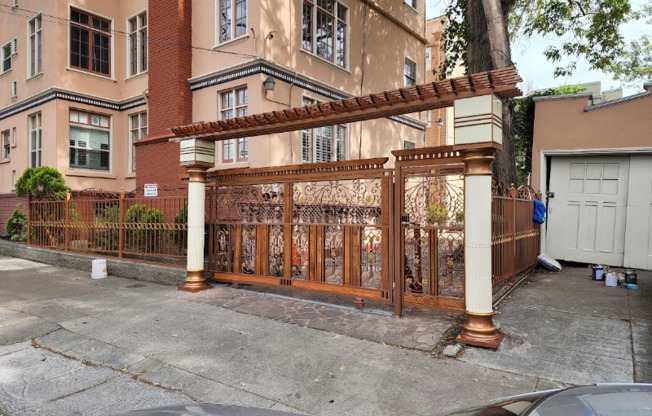 3100 COLLEGE AVE