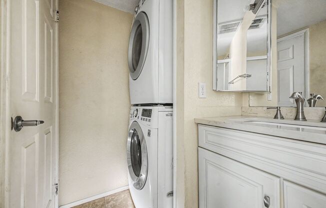 2 beds, 2 baths, $1,395, Unit # 1086