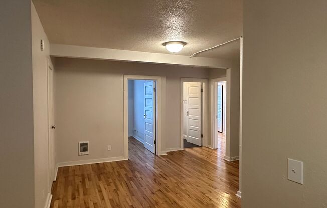 2 beds, 1 bath, 707 sqft, $1,275, Unit 311