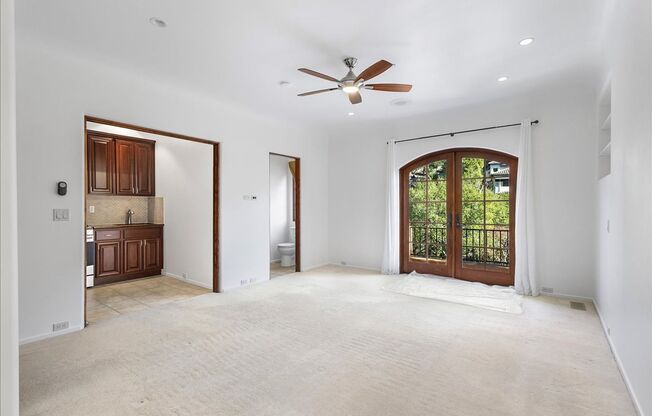 10141 Grandview Dr. #A-2 | Studio | 1 bath
