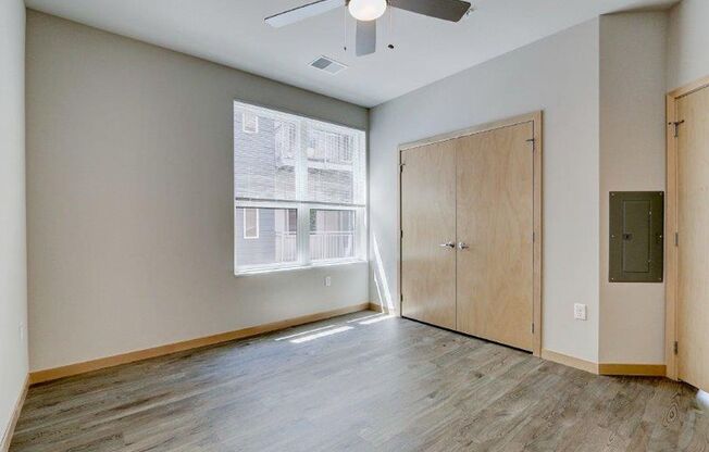 2 beds, 2 baths, 998 sqft, $2,520, Unit 220