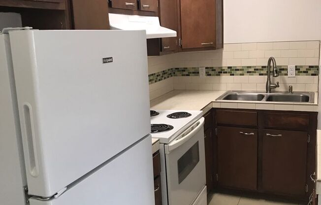 1 bed, 1 bath, 420 sqft, $987, Unit 14