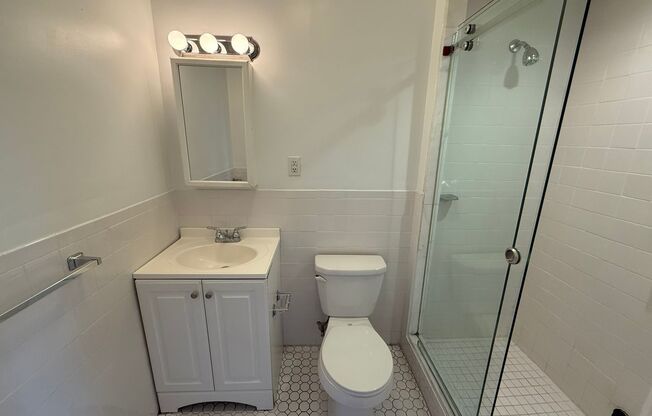 2 beds, 2 baths, 1,303 sqft, $2,200, Unit New King Edward  501