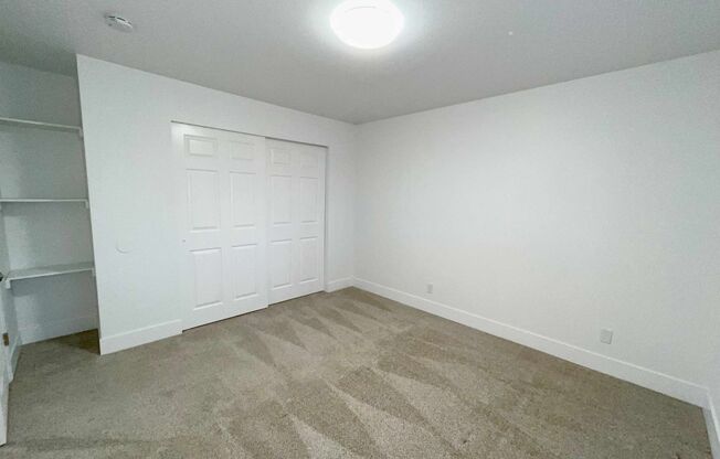 2 beds, 1 bath, 863 sqft, $1,595, Unit B-204