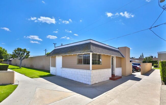 2 beds, 1.5 baths, 1,000 sqft, $2,395, Unit L-2