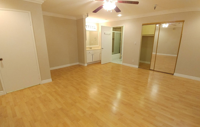 2 beds, 2 baths, 910 sqft, $2,595, Unit 209