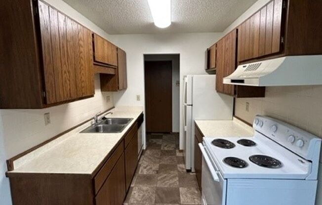 Car-ly II Apartments