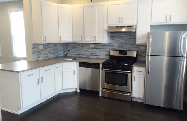 3637 N PAULINA
