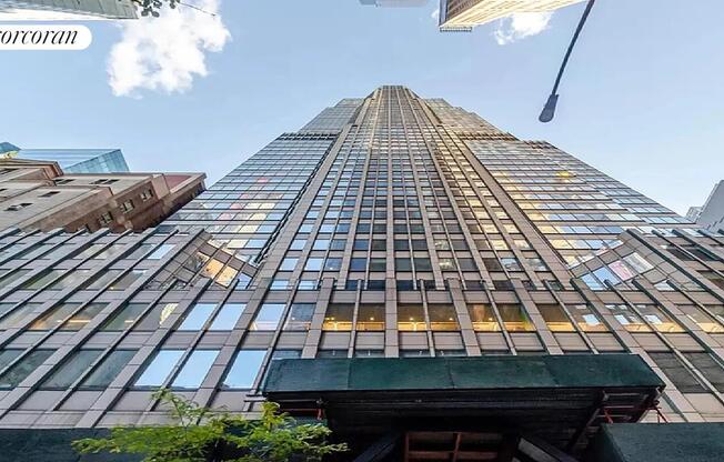 1 bed, 1.5 baths, 915 sqft, $7,200, Unit 6105