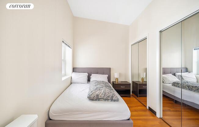 30 E 18 ST