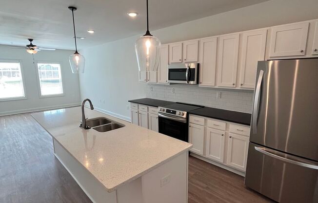 2 beds, 2 baths, 1,190 sqft, $2,000, Unit B305