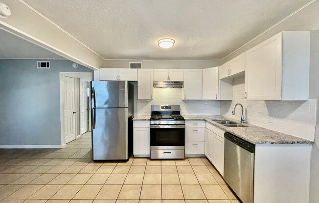 2 beds, 1 bath, 750 sqft, $835, Unit 19
