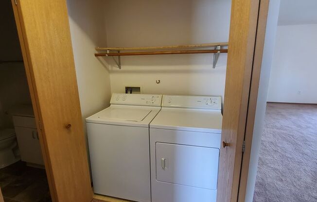2 beds, 1 bath, 1,050 sqft, $1,259, Unit PL   7606