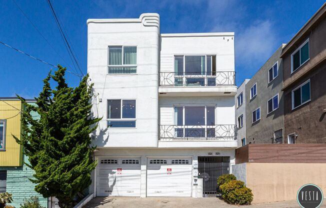 CLASSIC MID-CENTURY 3BD/2BA W/STUNNING SUNSETS & REMODELED KITCHEN IN OUTER RICHMOND