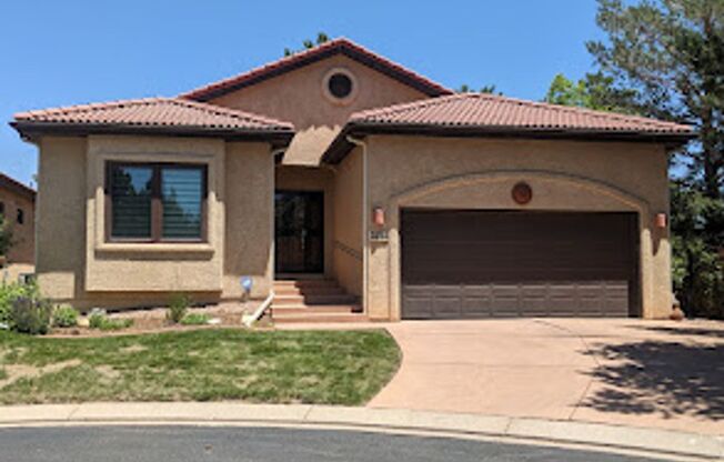 Westside Residence Near Kissing Camels & Garden of the Gods