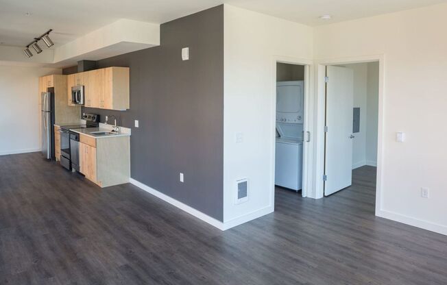 1 bed, 1 bath, 739 sqft, $1,795, Unit 212
