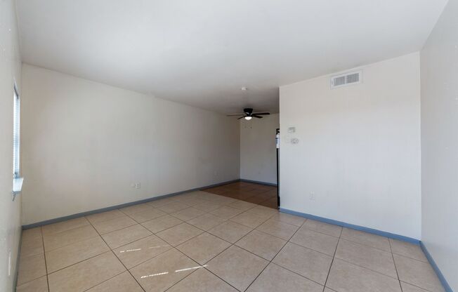 2 beds, 1 bath, $1,025, Unit 23