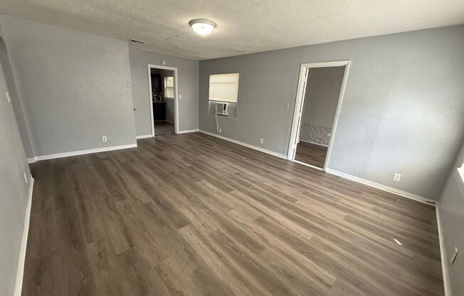 $300 OFF FIRST MONTHS RENT MOVE-IN SPECIAL!!