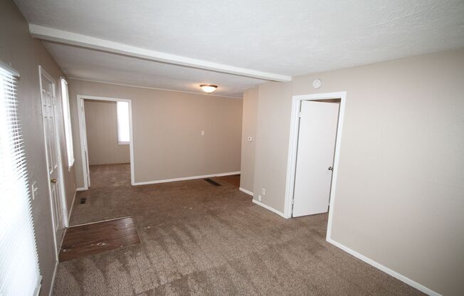 2 beds, 1 bath, 600 sqft, $900, Unit 4804 SW 6th St