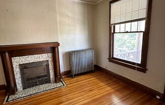 1 bed, 1 bath, $1,500, Unit C