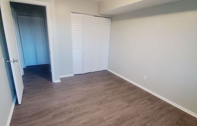 2 beds, 1 bath, 956 sqft, $1,350, Unit 3915-1C