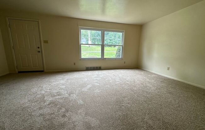 Enticing 2BR Townhouse with Central A/C and Attached Garage! Call Today!